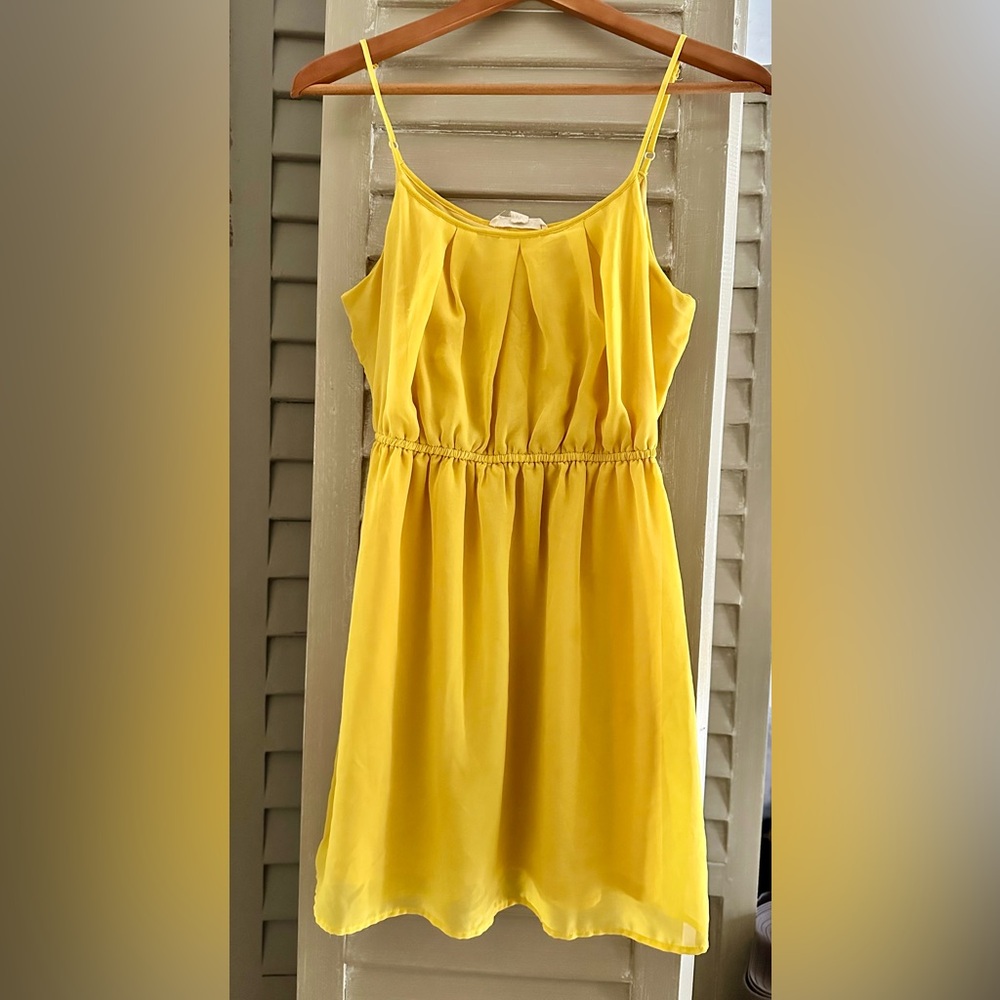 Forever 21 Yellow Chiffon Spaghetti strap sundress medium. Summer perfect. Bee